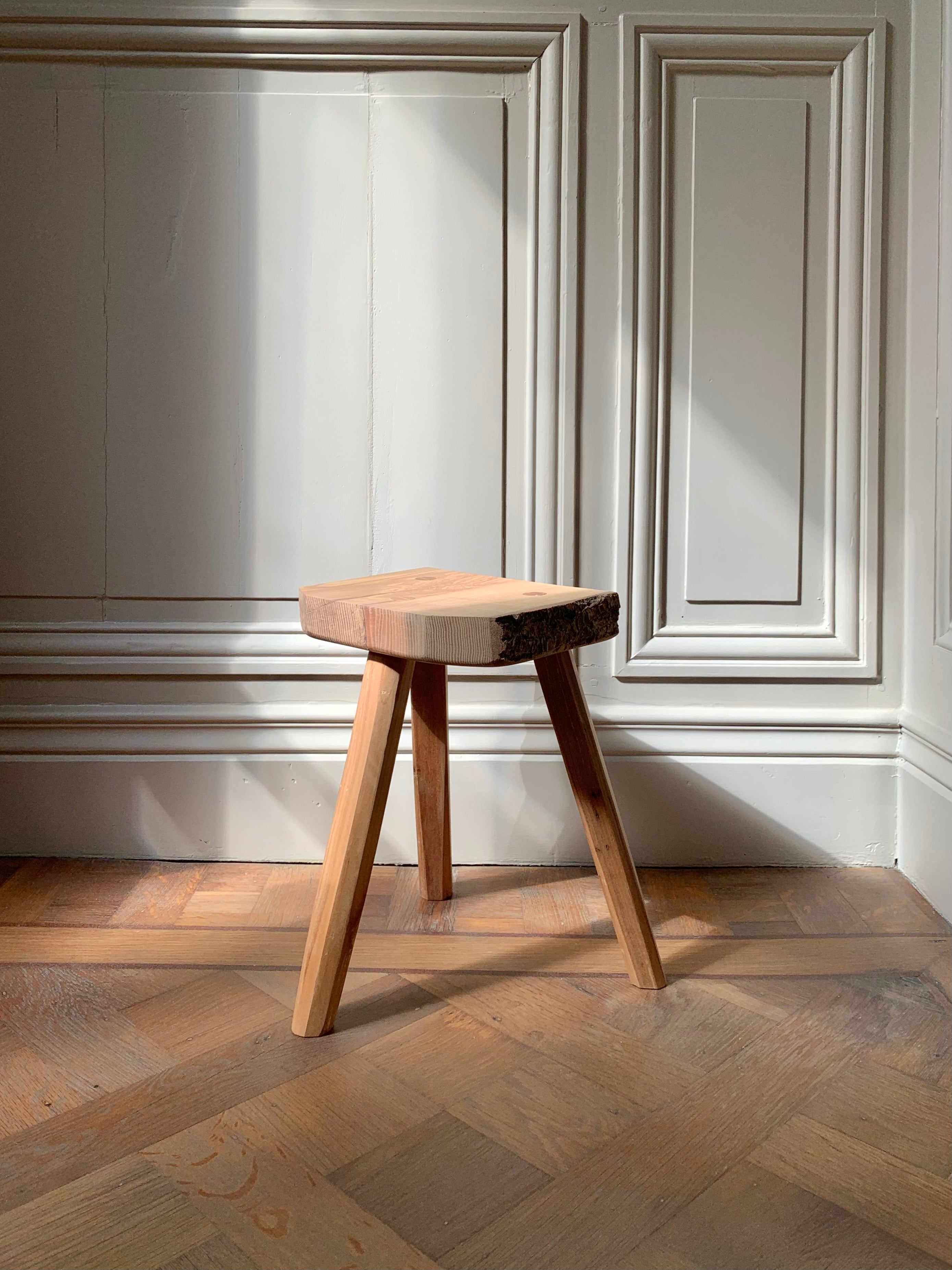 Tabouret “Du même bois ?”